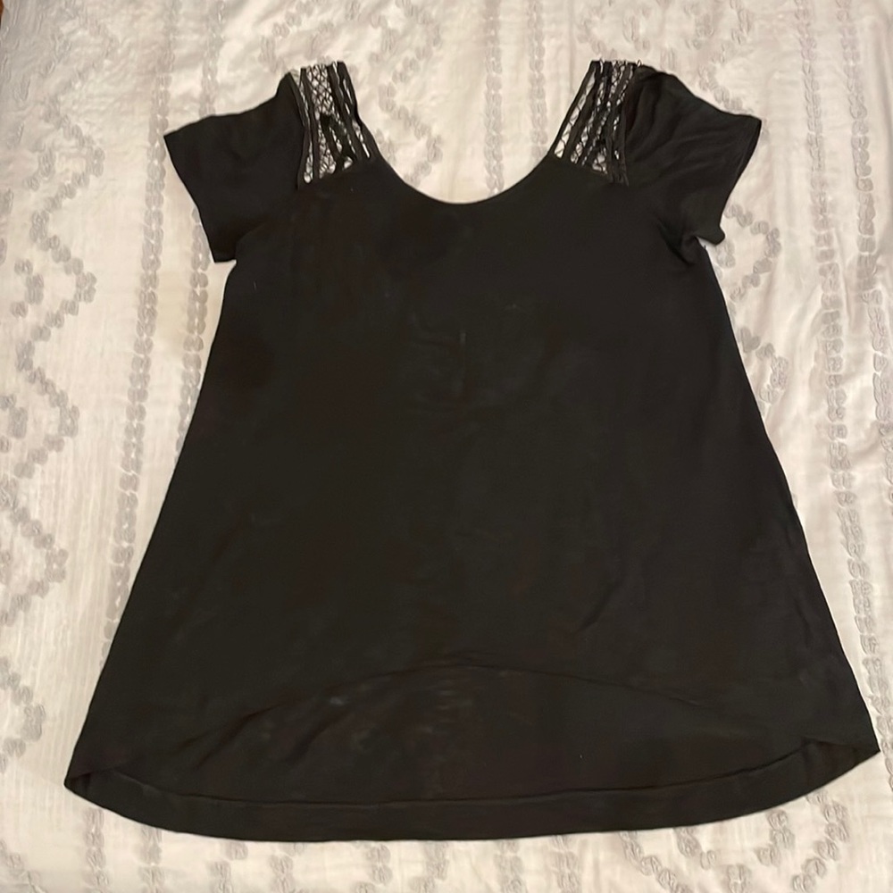 Express high-low crochet back shirt